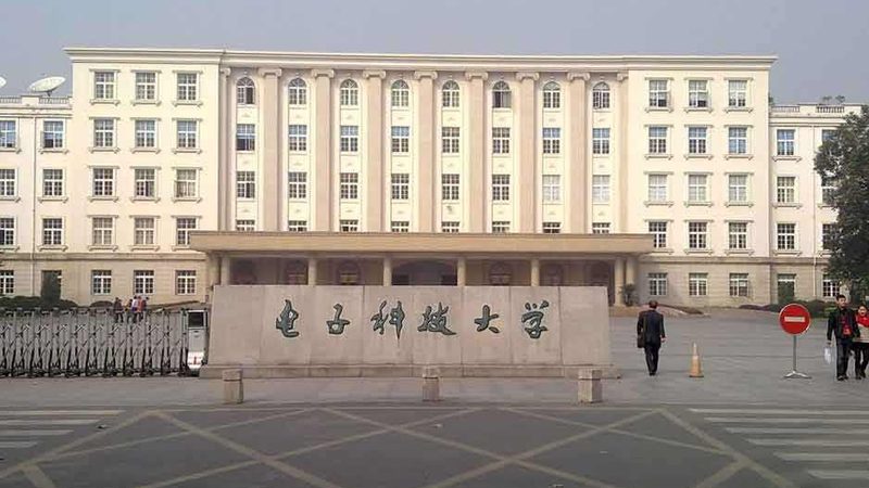 除了封装尺寸外，以下因素也会影响贴片电阻的功率承载能力：